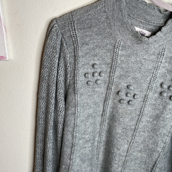 Lauren Conrad women’s Pom Pom sweater, soft gray with metallic threads, size 2X - Picture 6 of 11